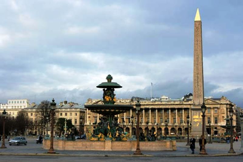 Paris'te bulunan Obelisk'in kardeşi